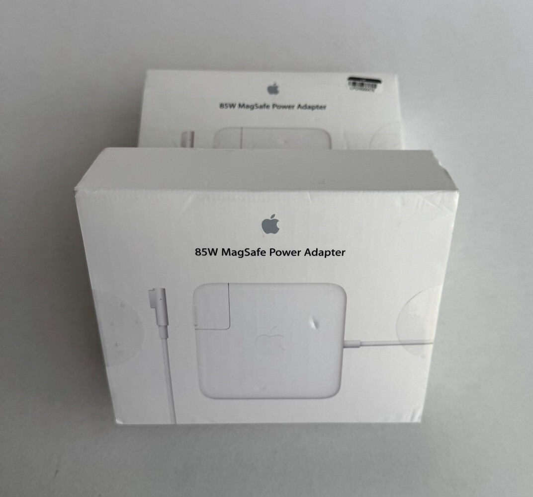 APPLE MacBook Pro 85W MagSafe Power Adapter Charger MC556LL/B A1343. Genuine