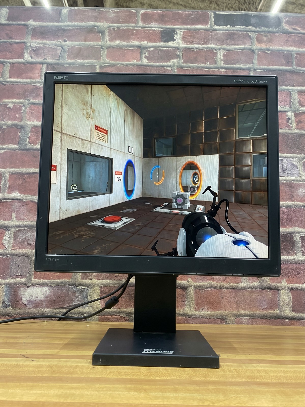 NEC MultiSync LCD1960NXi 19" 5:4 Monitor Retro Gaming 1280 x 1024 VGA/DVI