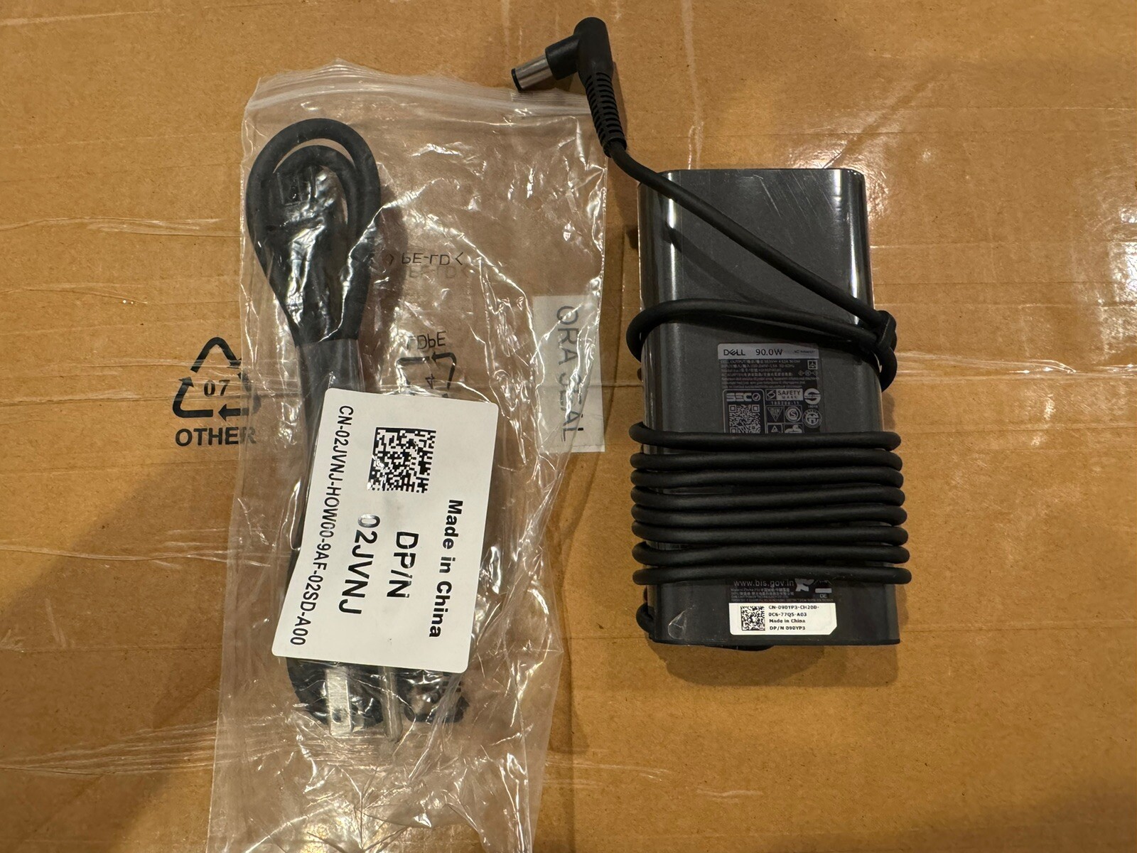 New DELL 90W LAPTOP ADAPTER 90YP3 L-TIP HA90PM180