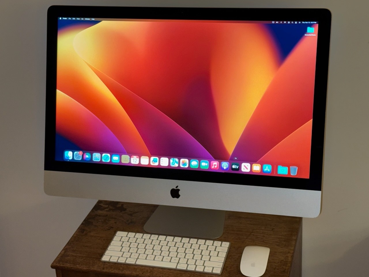 LOADED Apple iMac 27" Desktop • OS 2024 • 3 Year Warranty • Bundle Item