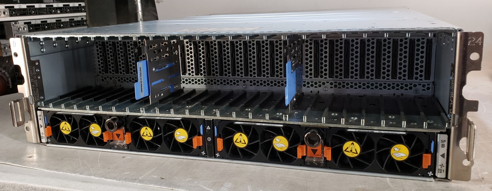 EMC VNX-5200 JTFR SAN & NAS Storage Array w/ 4x SLIC12 SFP + 2x MGMT +2x PSU