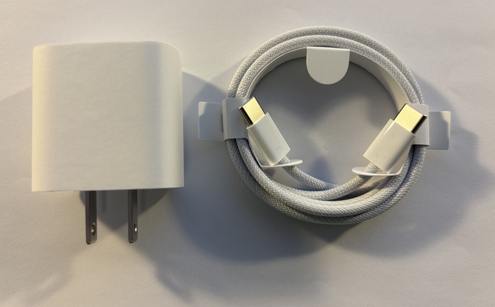 Apple MacBook Neo Accessory Bundle Woven 1M USB-C Cable & 20W Power Adapter NEW