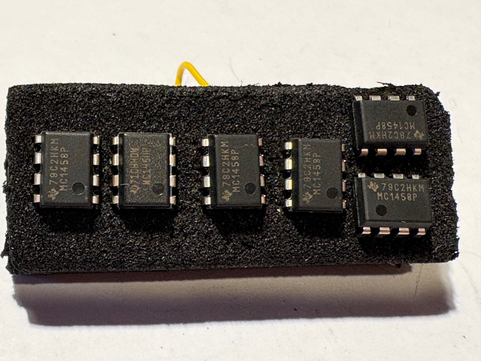 NOS Motorola MC1458P Operational Amplifier 8 Pin Integrated Circuit DIP Package