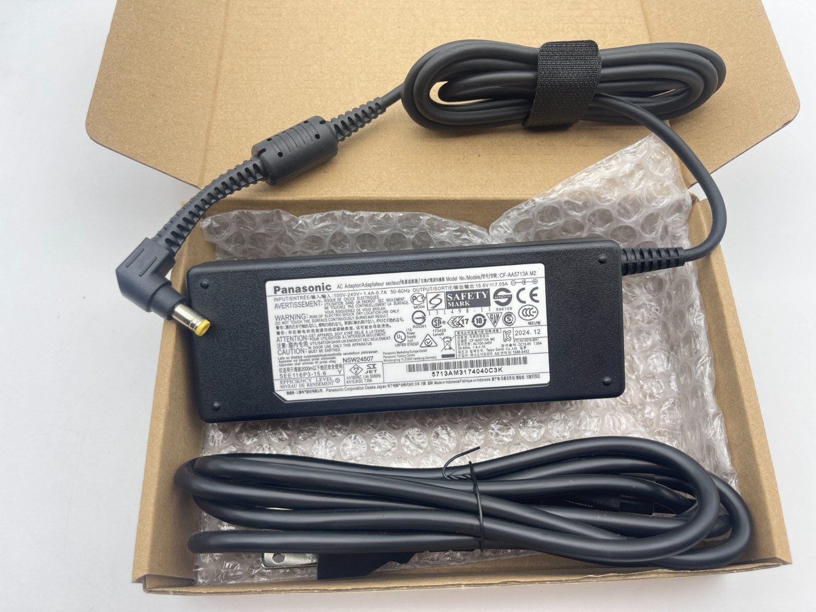 Genuine 110W CF-AA5713A Charger For Panasonic CF-31 CF-53 CF-52 CF-19 5.5*2.5mm