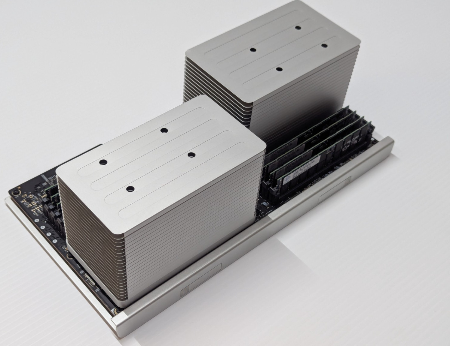 2009 Mac Pro Upgrade Tray 3.46 12 Core 128 GB 1333 Ram