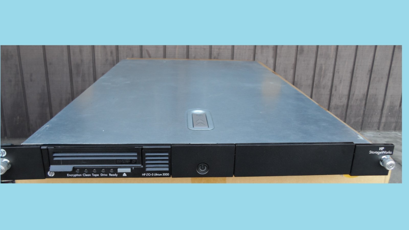 HP HPE 1U Enclosure with ONE LTO5 SAS Drive Ultrium3000 EJ014B 403721-003 