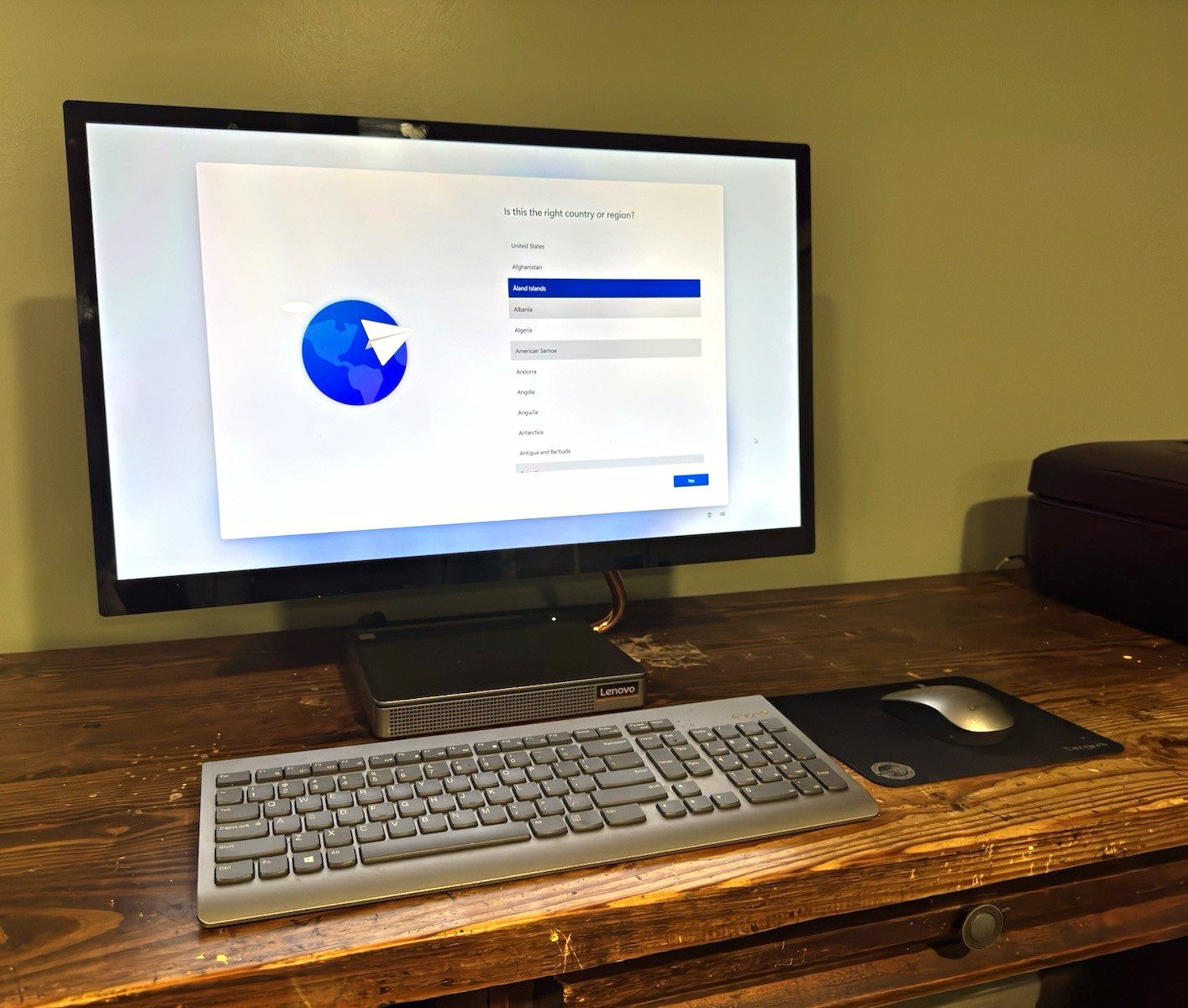 Lenovo IdeaCentre A540-27ICB All-in-One desktop PC