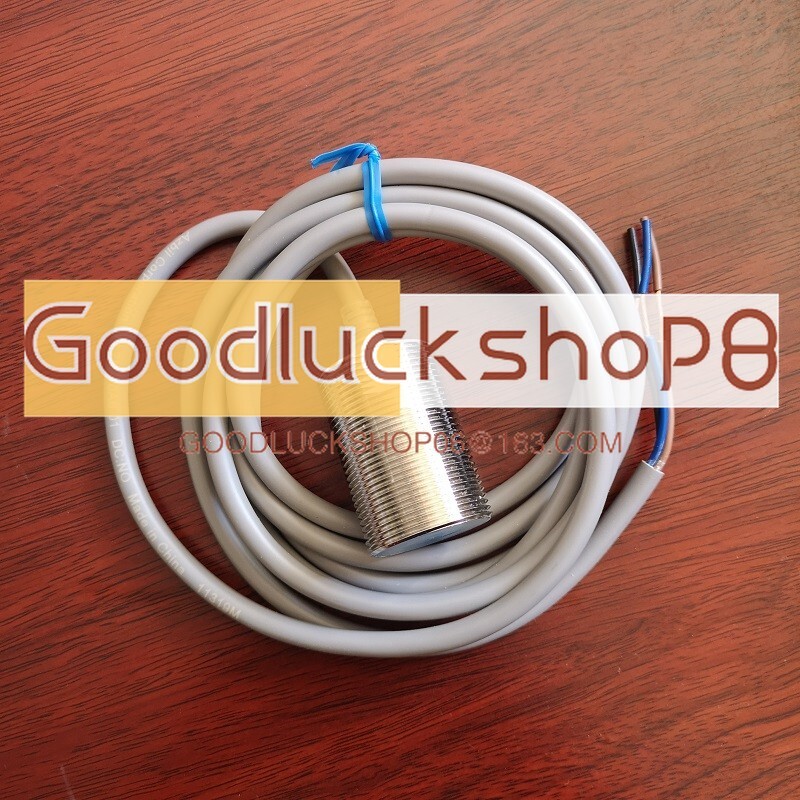 1Pcs New Fit For cylindrical proximity switch FL7M-2J6AD sensor FL7M2J6AD