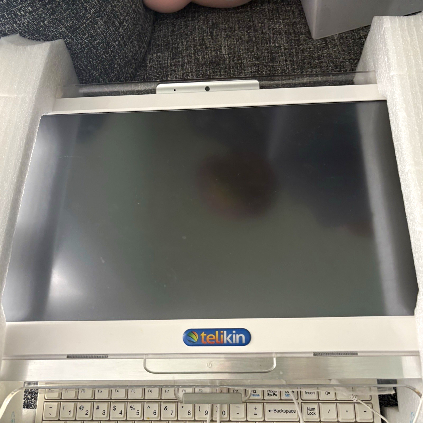 Telikin Breeze 18.6" All-In-One Touchscreen Computer for Seniors - White Boxed