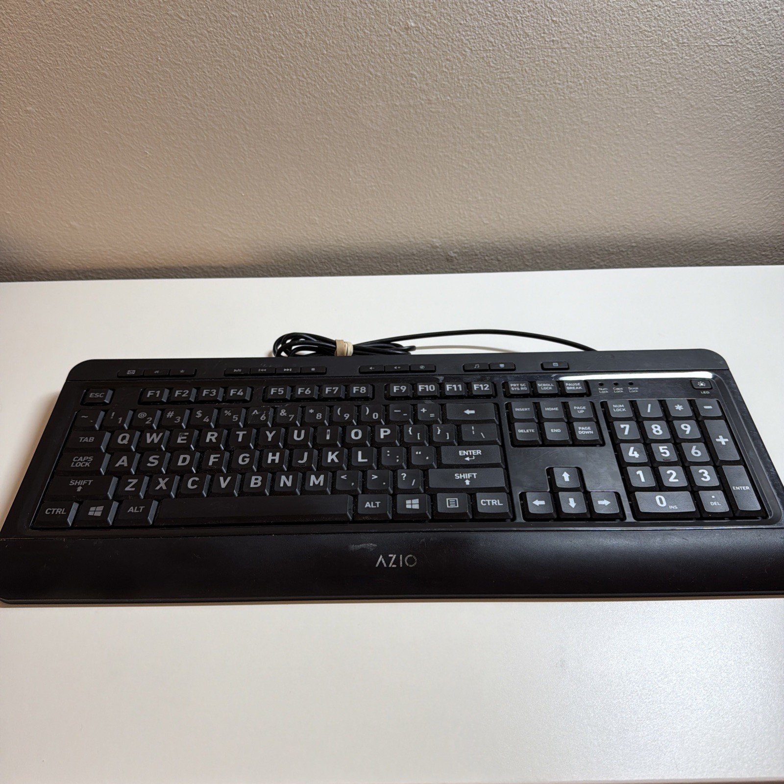 AZIO Tri-Colors Large Font Backlit KB505U Black USB Keyboard - Tested Works