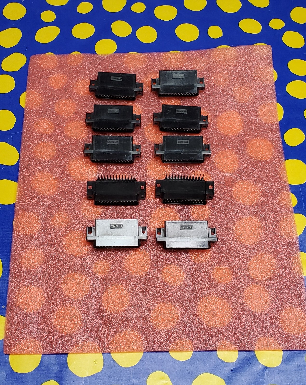 Lot of 10, Aptronics D-Sub DB25 25Pin 2 Row Male Right Angle PCB Connector, NOS