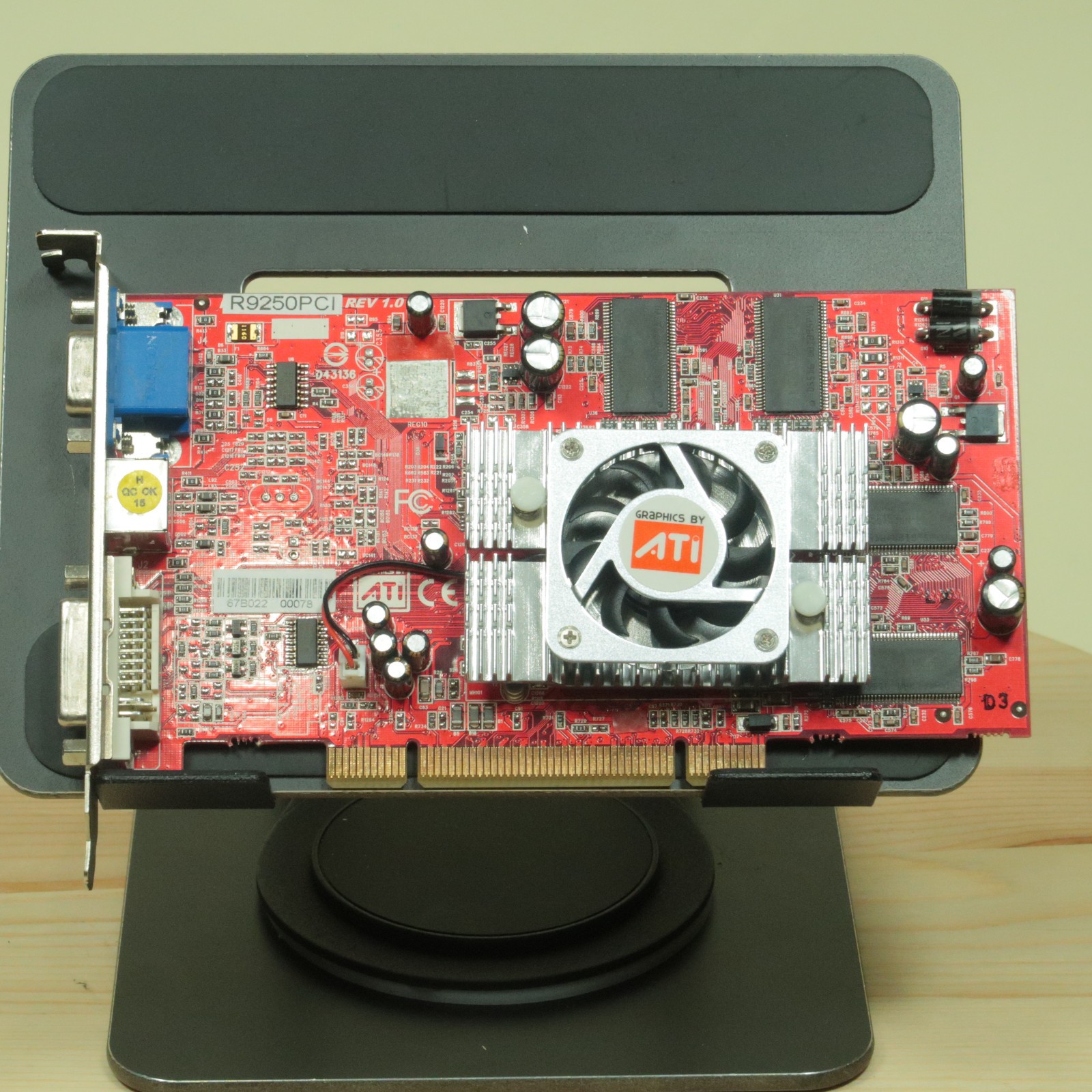 ATI Radeon 9250 256MB DDR PCI Graphics Card VGA DVI S Video R9250PCI-D3