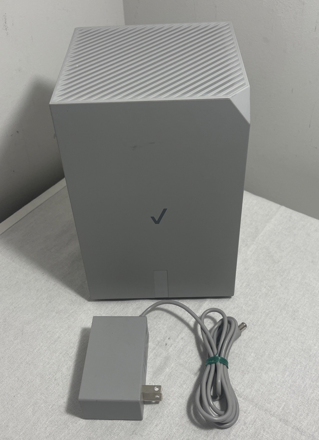 Verizon Business Internet Gateway ASK-NCM1100E with Power Adapter