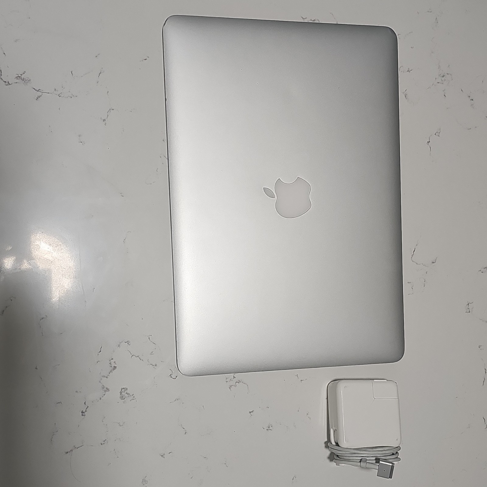 Apple MacBook Air 13.3" Silver 2017 i5 1.8GHz 8GB RAM 256GB SSD 