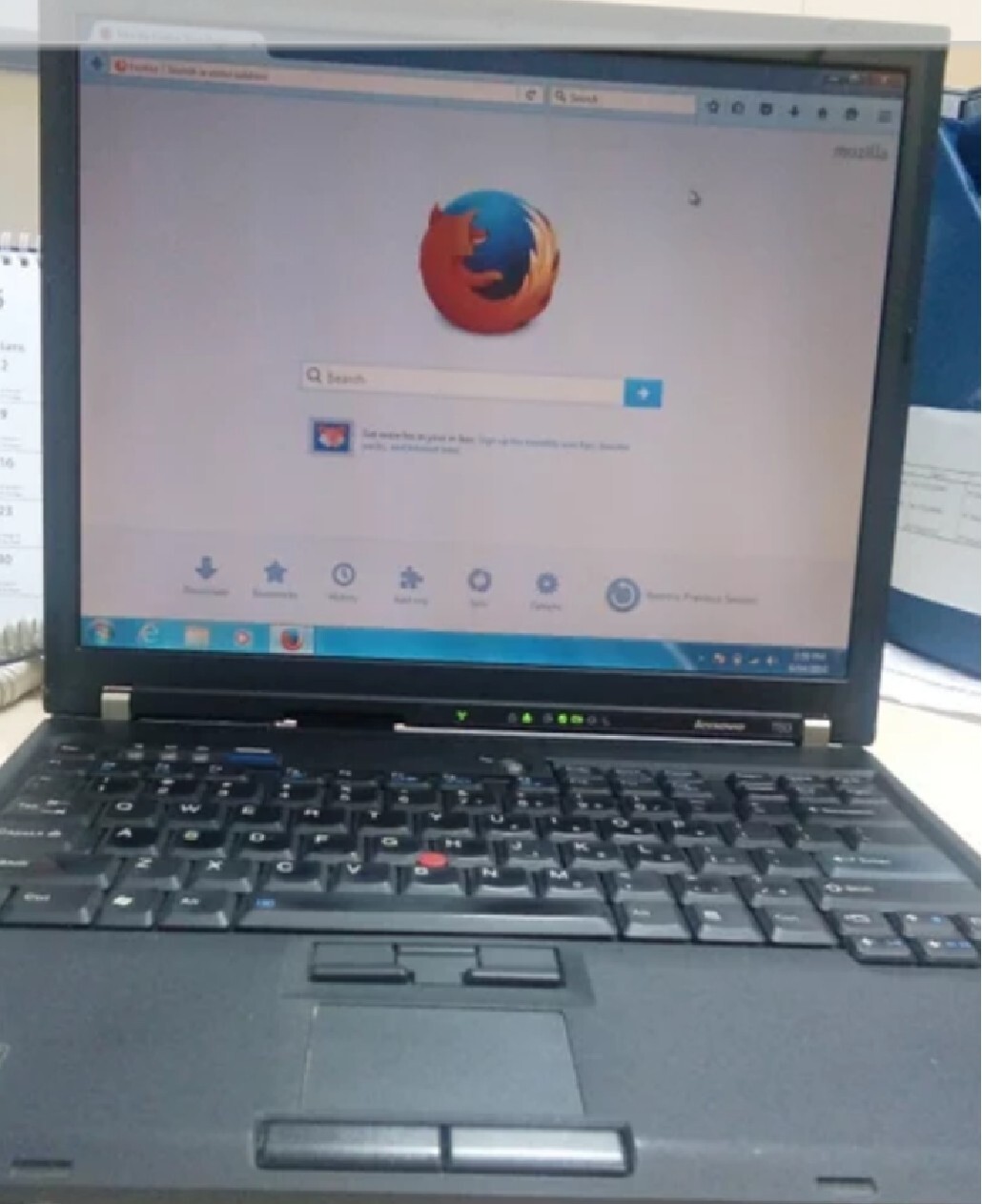 LOADED IBM T60 ☆THINKPAD☆ 14" 4:3 LCD, Win 7 PRO, MS Word,DVD,READY 2 USE laptop
