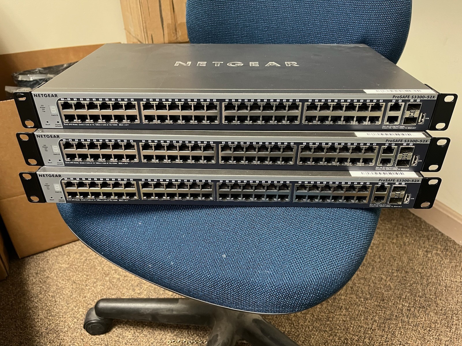 NetGear  ProSafe S3300 - 52-Ports-Ports Rack-Mountable, 1 unit, w/test report