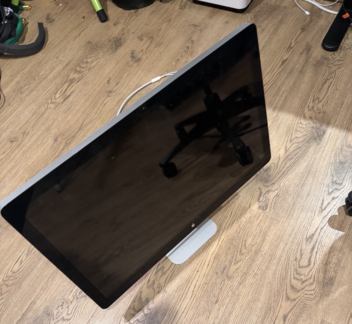 Apple Studio Display 27" with Nano-Texture Glass (Tilt-Adjustable Stand)