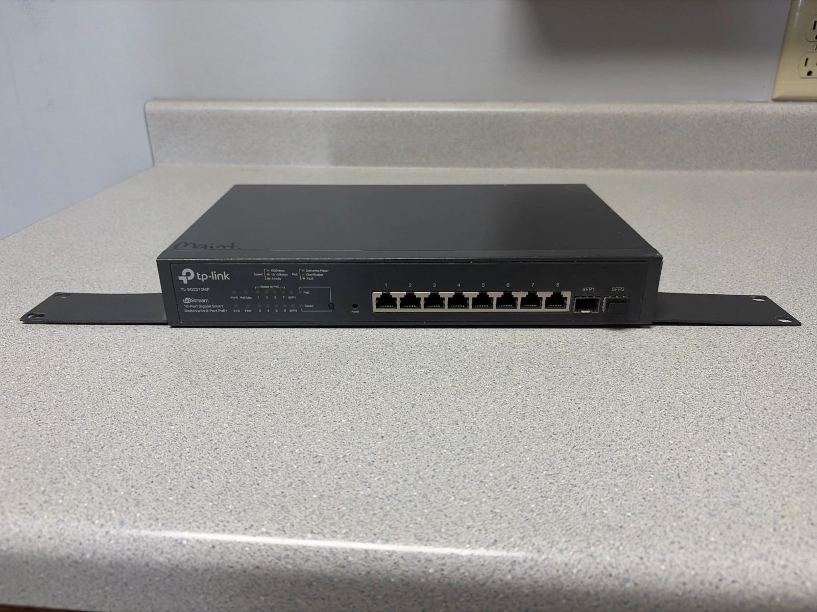 TP-LINK  JetStream 10-Port Gigabit Smart Switch with 8-Port PoE+ (TL-SG2210MP)