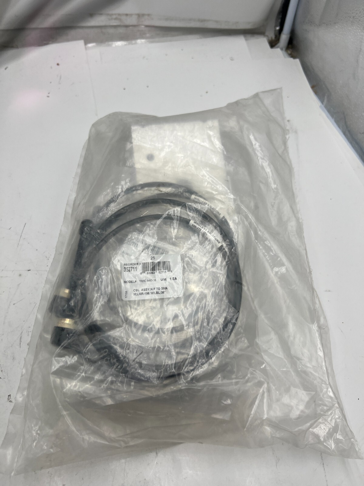 Mobile Mark PND8-2400/5500 MIMO Panel Antenna 8dBi 2.4/4.9-6GHz Cable