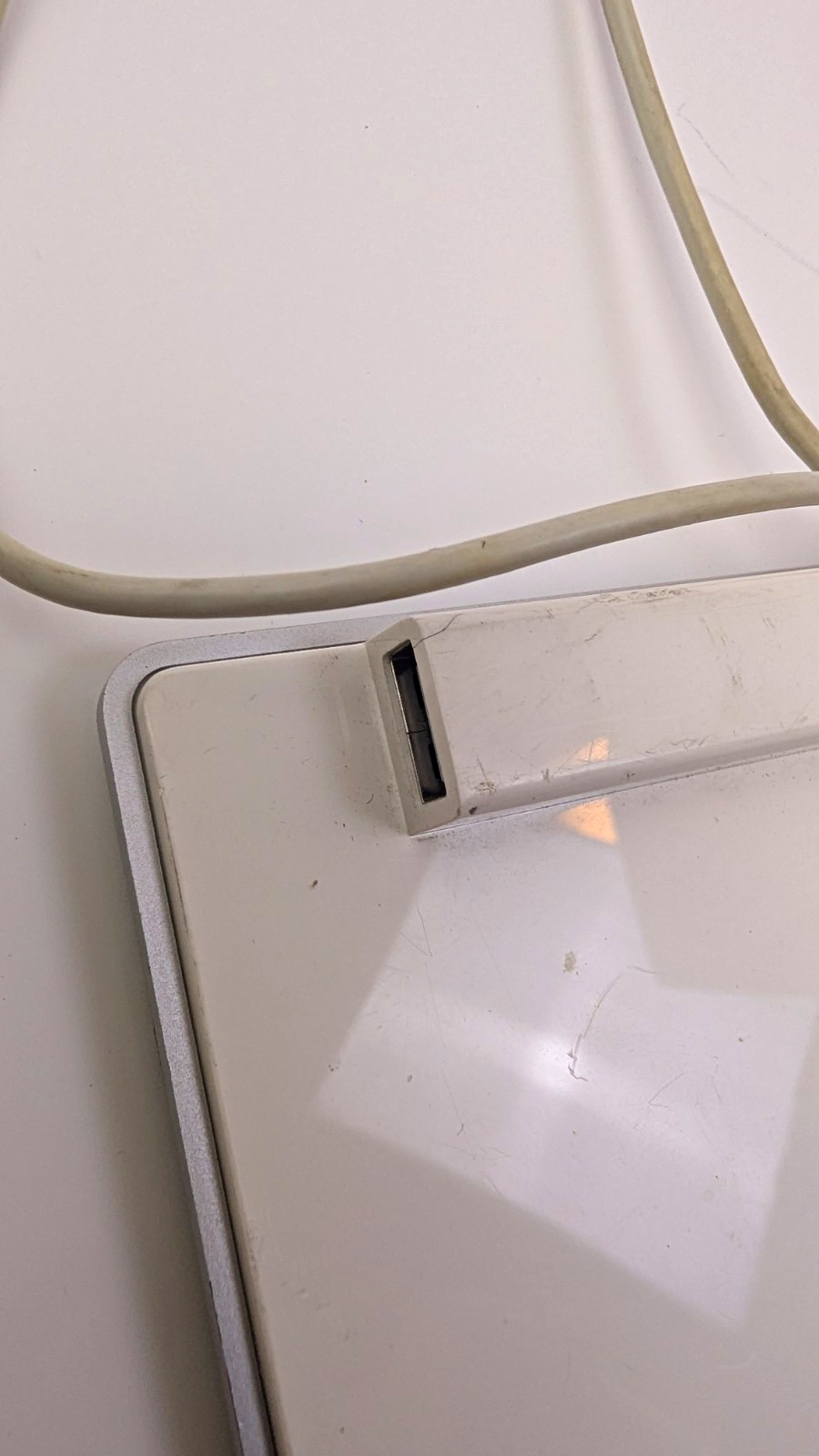 Apple Wired USB Full-Size Keyboard w/ Numeric Keypad, White, QWERTY, UNTESTED
