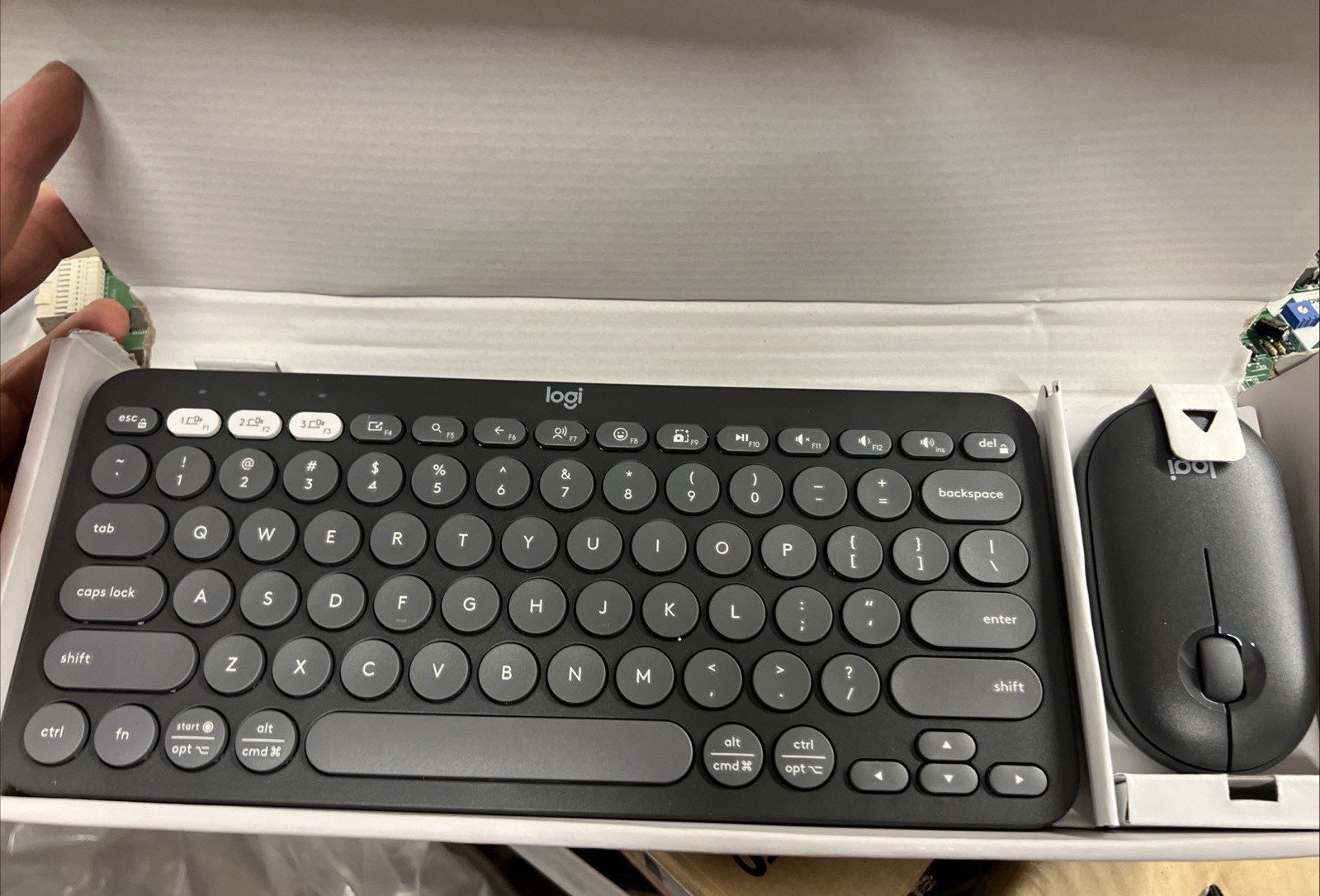 Logitech Pebble 2 Combo Wireless Keyboard/Mouse Bundle for Mac | Tonal Graphite