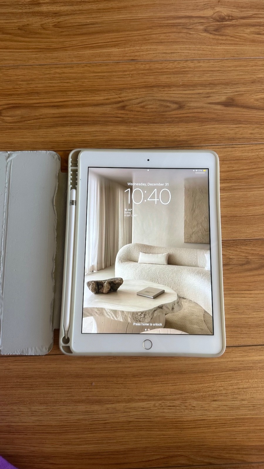 Apple iPad 6th Gen 128gb WiFi Bundle with Apple Pencil 1st Gen + Case 