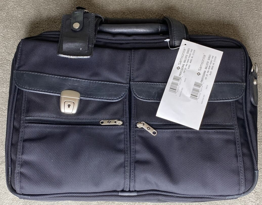 Samsonite Model: 117111136 Top Zip Two Front Pocket Case Black NIB NWT 1997 Vtg