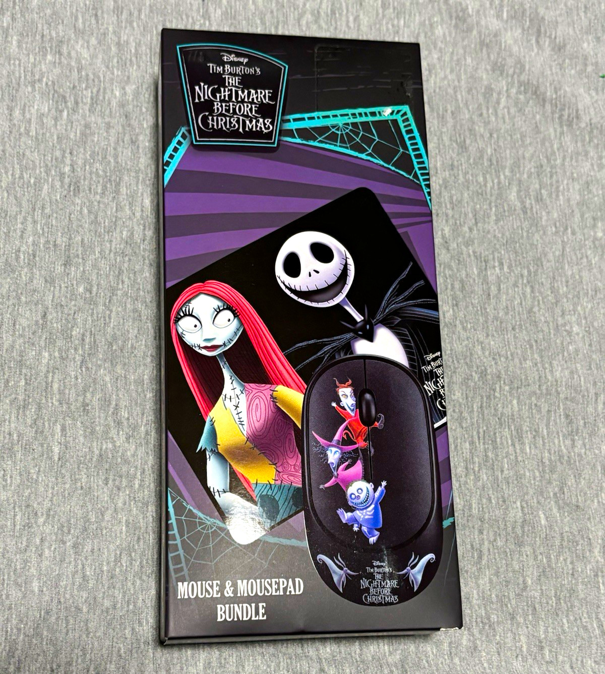 Geeknet Wireless 1600 DPI Mouse + Mousepad Nightmare Before Xmas