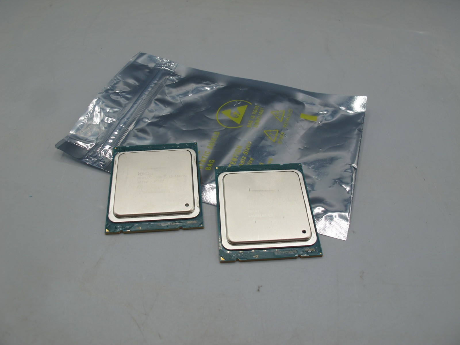 MATCHED PAIR 2 x Intel Xeon E5-2667 V2 SR19W 3.30GHz CPUs 
