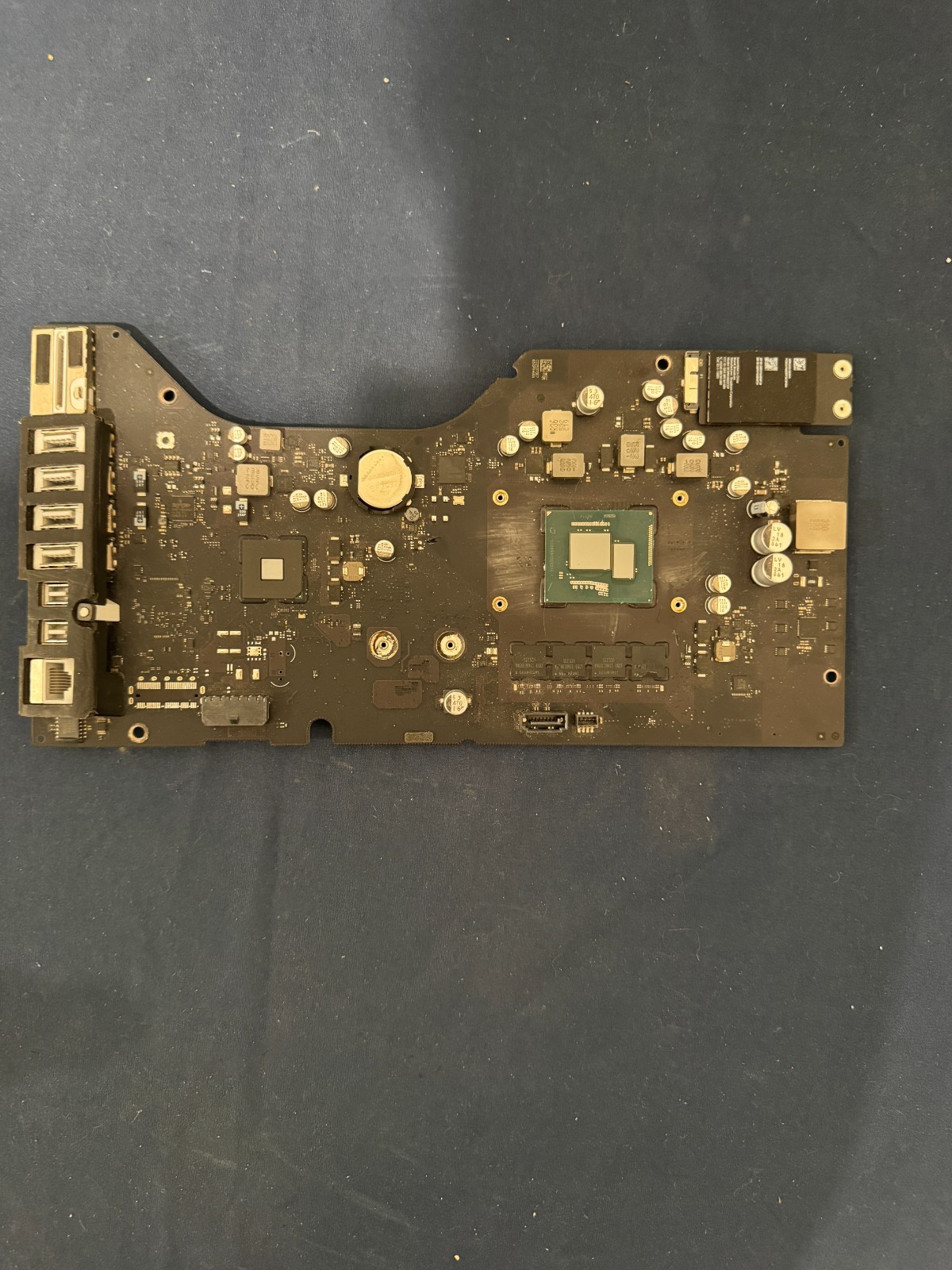 OEM APPLE iMac 21.5 (2015) Logic Board (i5-5575K, 8 GB, Iris) - TESTED