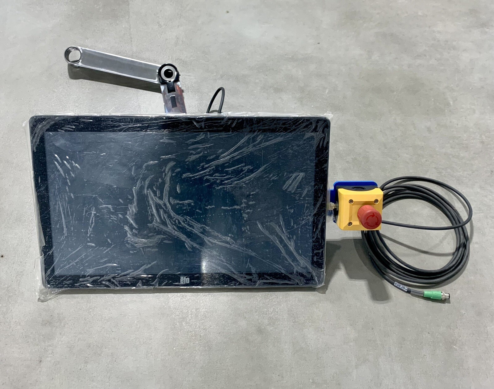 ELO ET2202L 22" Monitor w/ Ergotron Mount & Balluff BAM02HA for CNC / Robotics