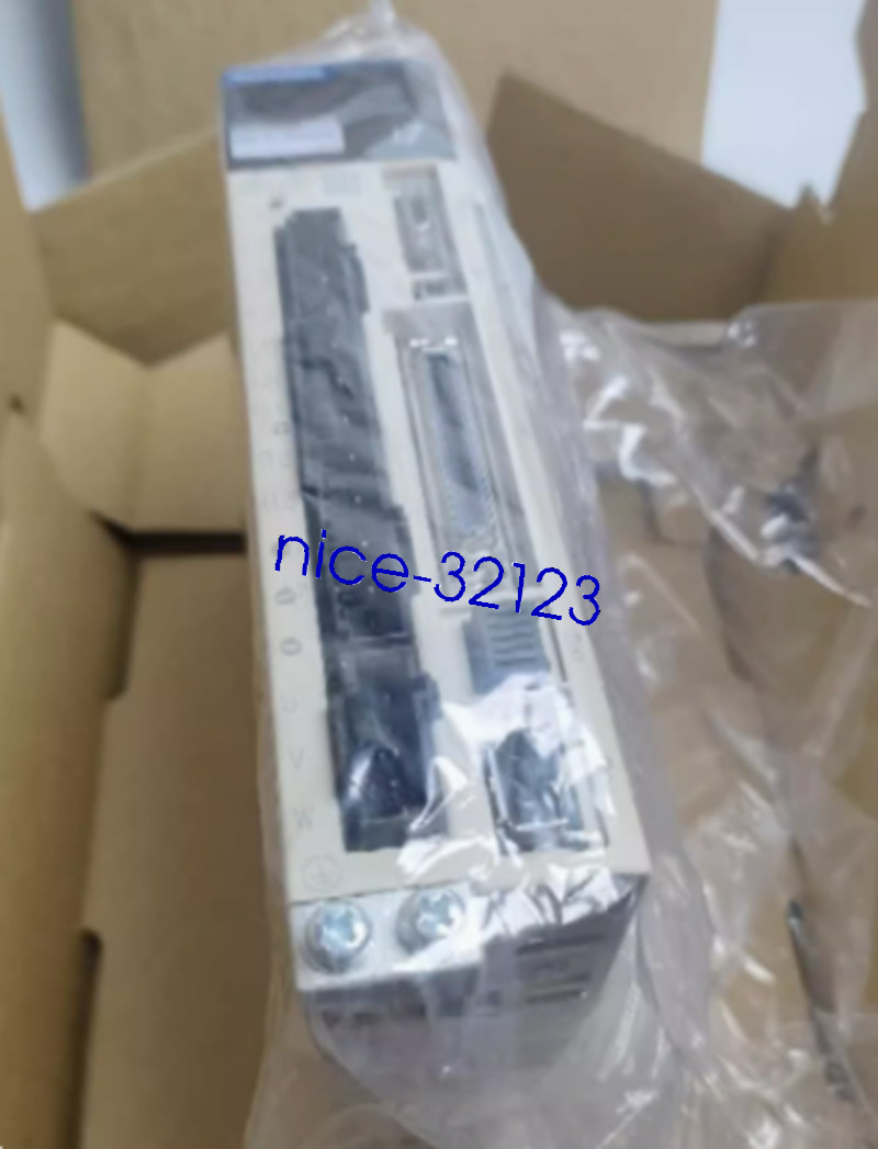 1PC New Yaskawa Servo Driver SGDV-R70A01A002000 FEDEX/DHL