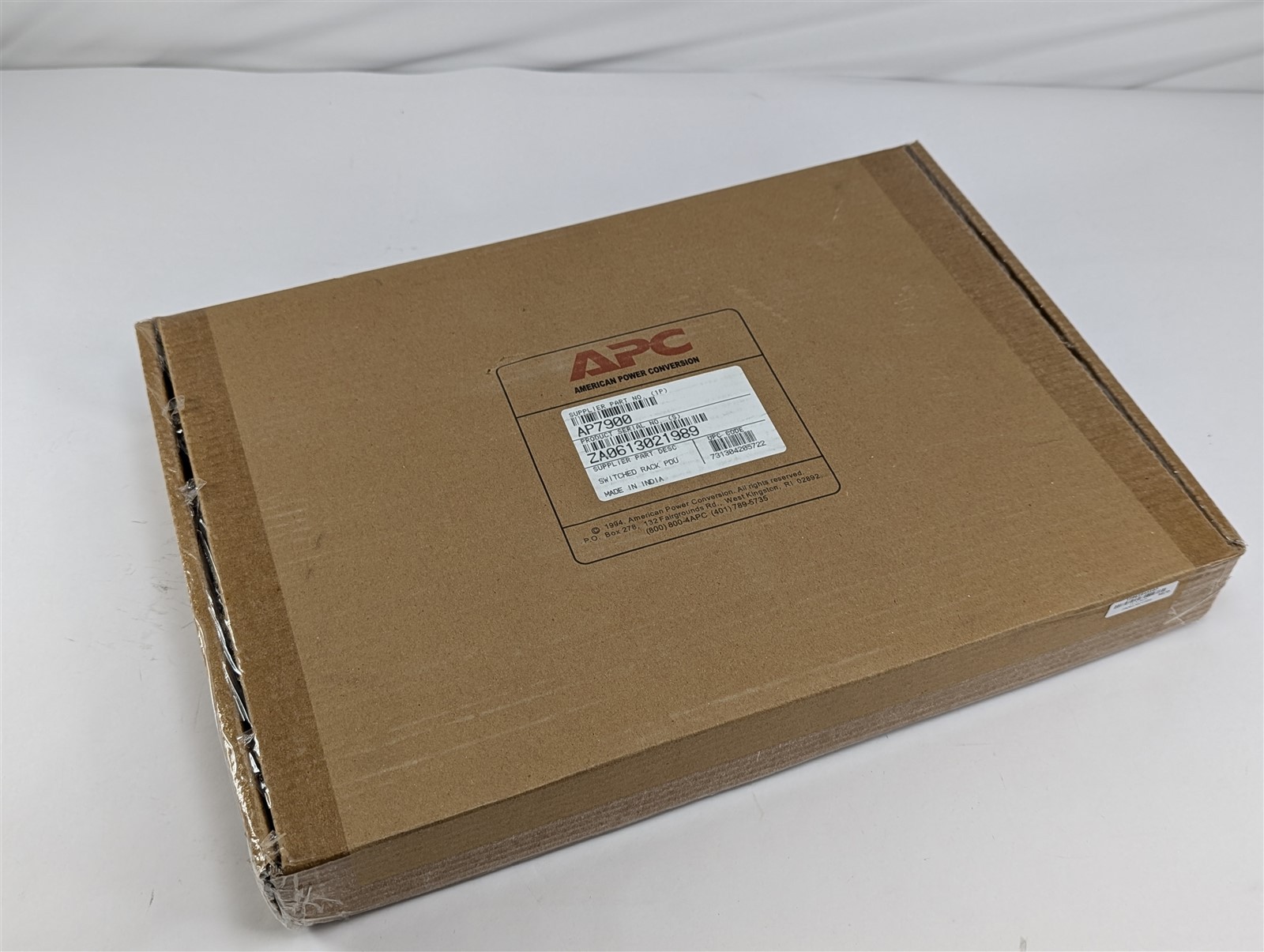 APC AP7900 Switched Rack PDU 1U 15A 120V 8-Outlet Remote Management Full Kit
