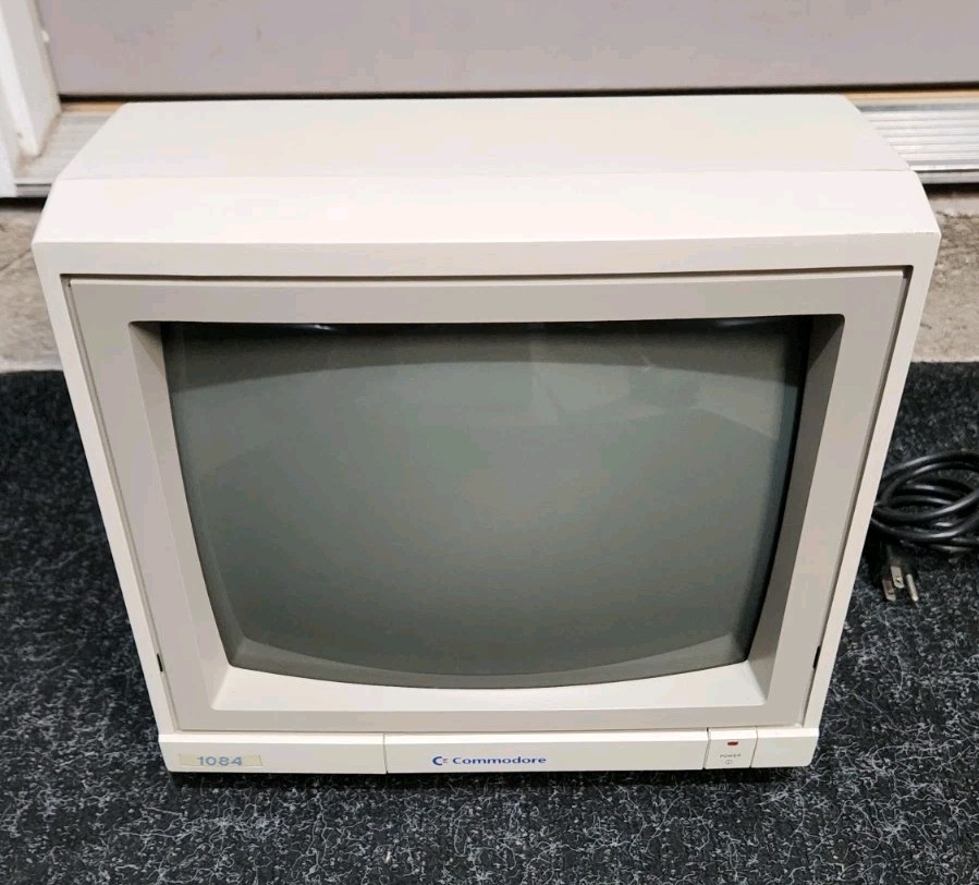 Commodore Video Monitor 1084 for Amiga AS-IS POWERS UP NEEDS POWER SWITCH
