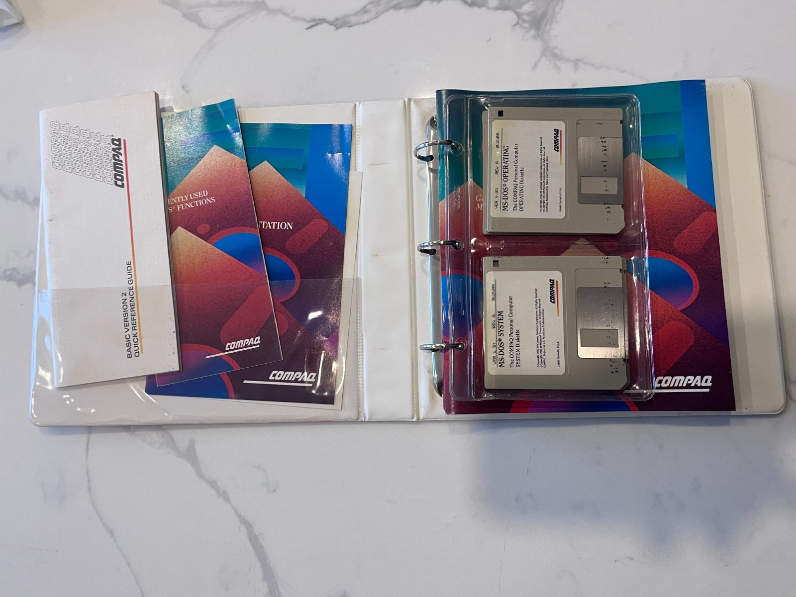 Vintage Compaq MS-DOS Version 4.0 3.5" Floppy Disk Set Manual Binder OEM Untest.