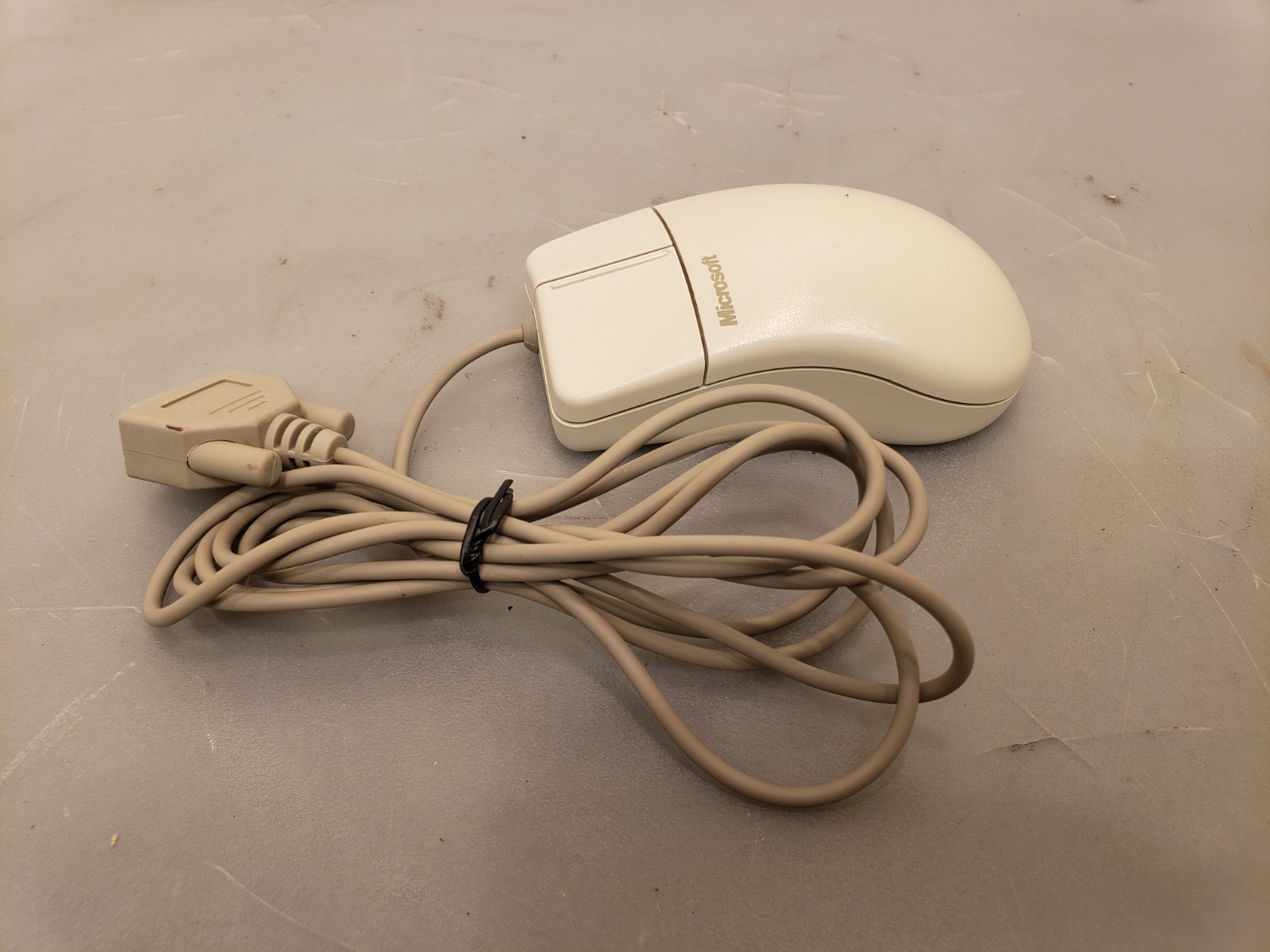 Vintage Microsoft Serial 2.0A Comfort 2 Button Mouse 58268 DB9