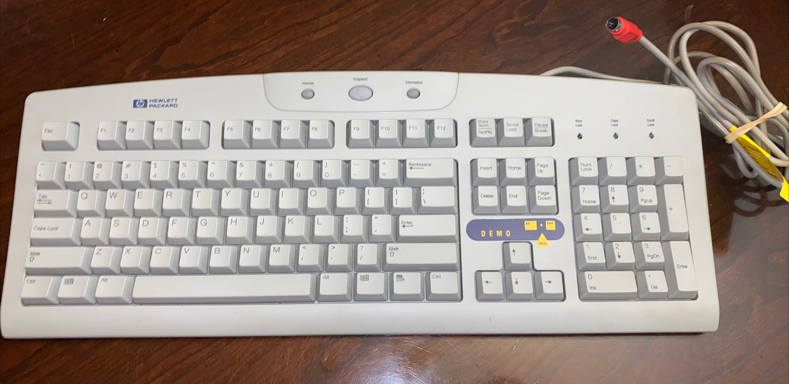 Vintage HP Wired Keyboard Model 5125 (5183-6247) 6-pin PS/2 Connector 7121-7901