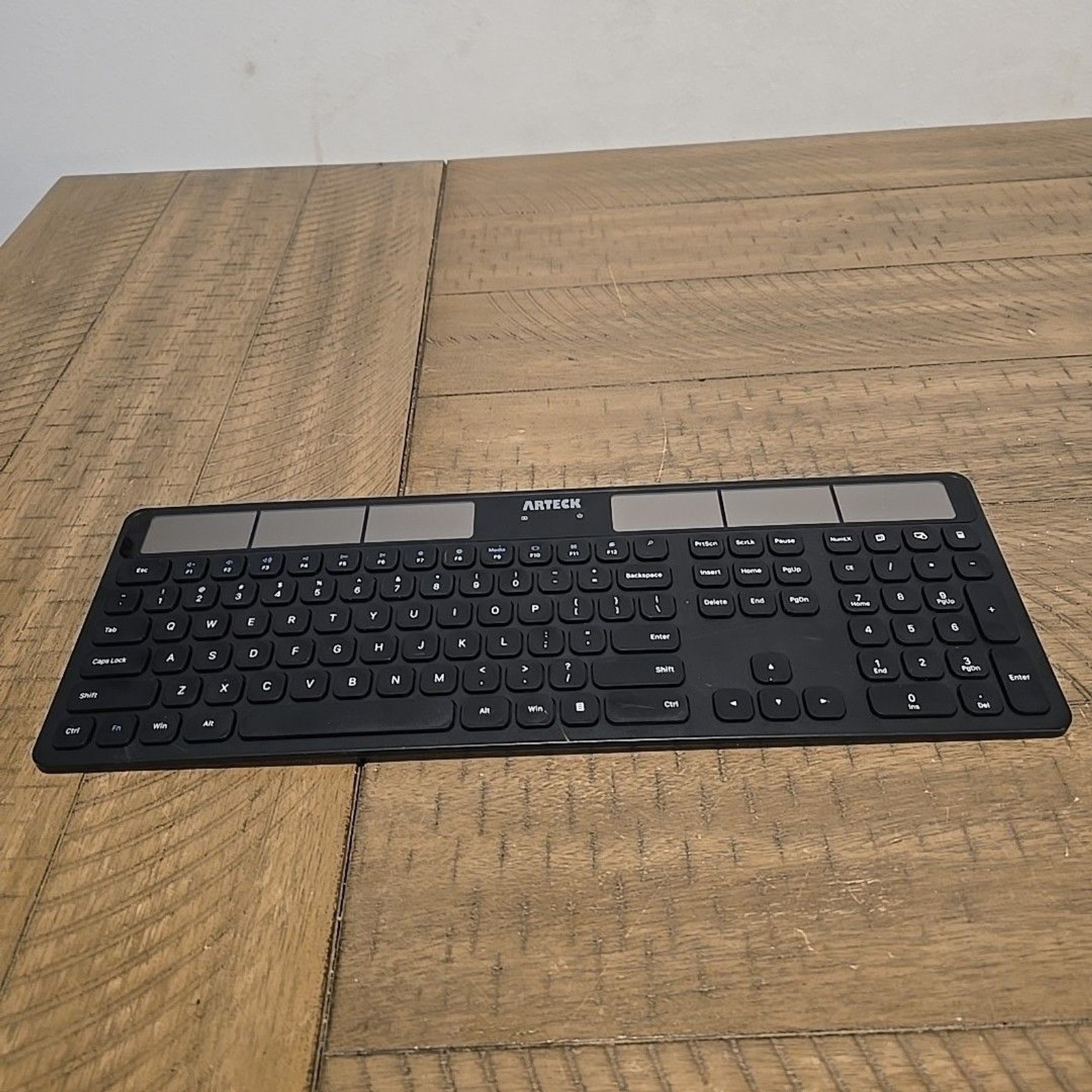 Arteck HW126  Wireless Solar Keyboard Full Sized NO RECEIVER Dongle Untested