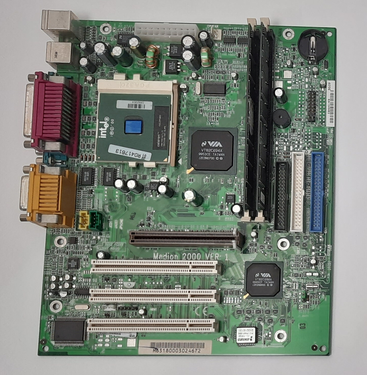 Medion 2000/MSI MS-6318 Socket 370 AGP Retro Motherboard + Celeron 700MHz + 128MB