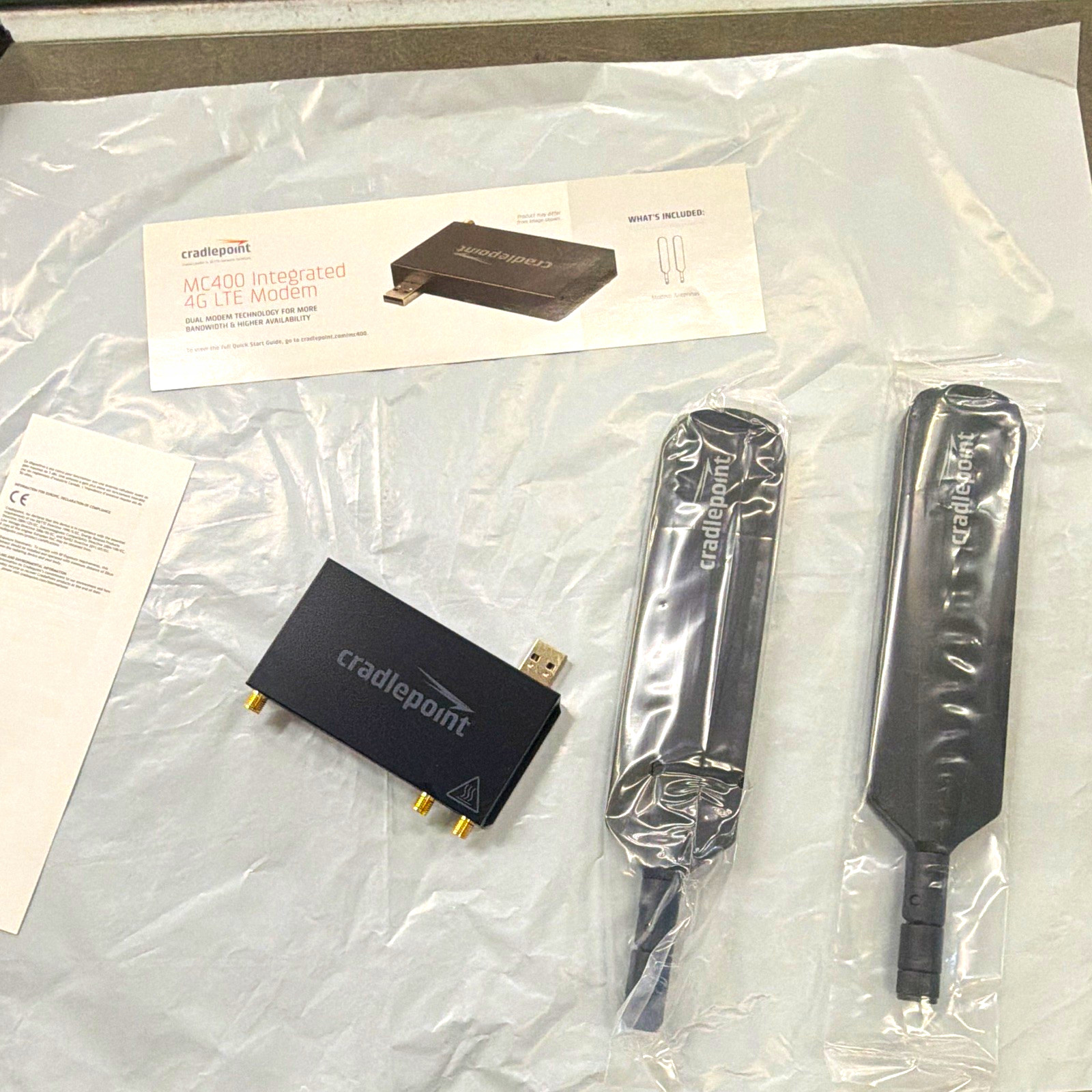 Cradlepoint MC400LP6 4G LTE Unlocked USB Modem GPS Black w/ 2 Antennas