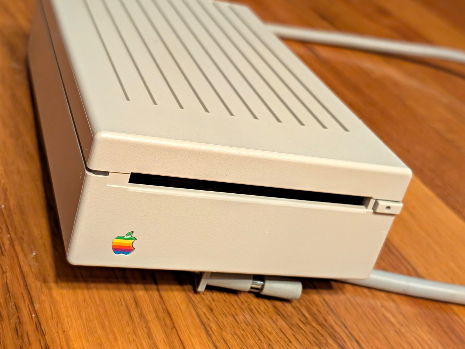 Apple 3.5 Drive External Floppy Drive A9M0106 DB-19 for Mac Beige