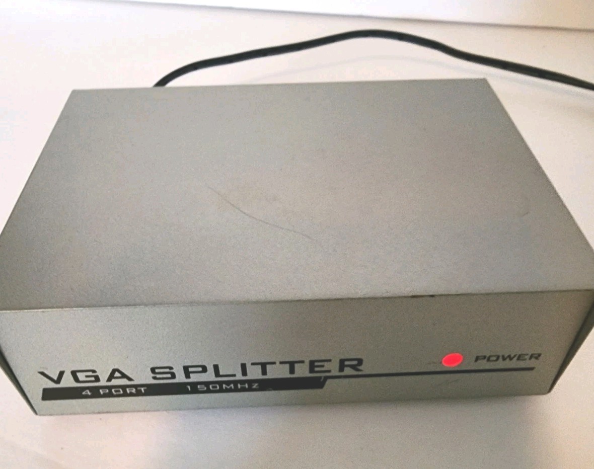 Four Port VGA Splitter