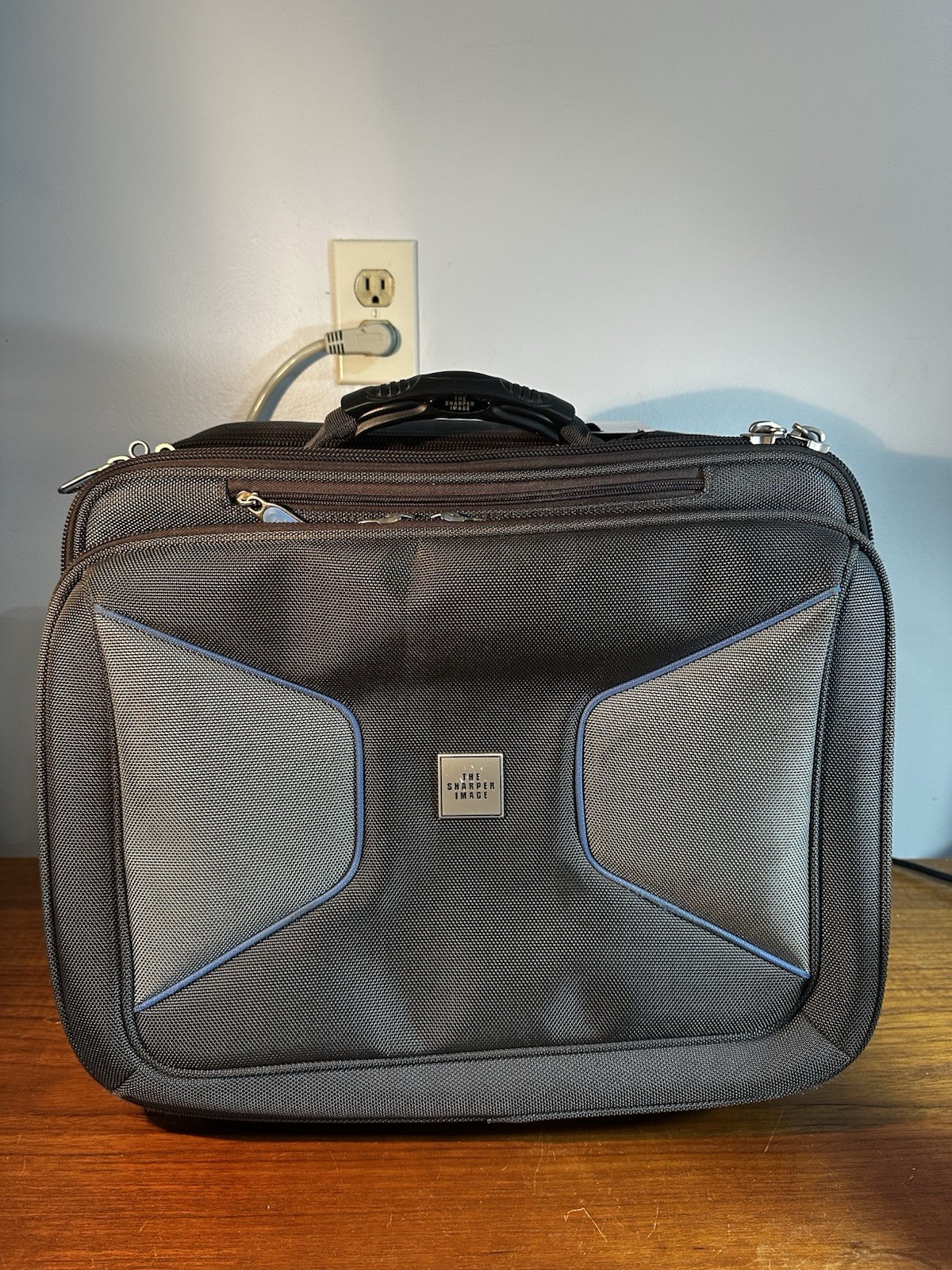 The Sharper Image Laptop Computer Wheeled Travel Bag Carry On Flying Office
