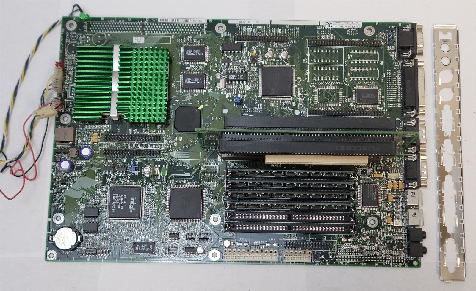 Intel Advanced/RH LPX (Rhinestone) Motherboard + Pentium 133MHz + 64MB RAM