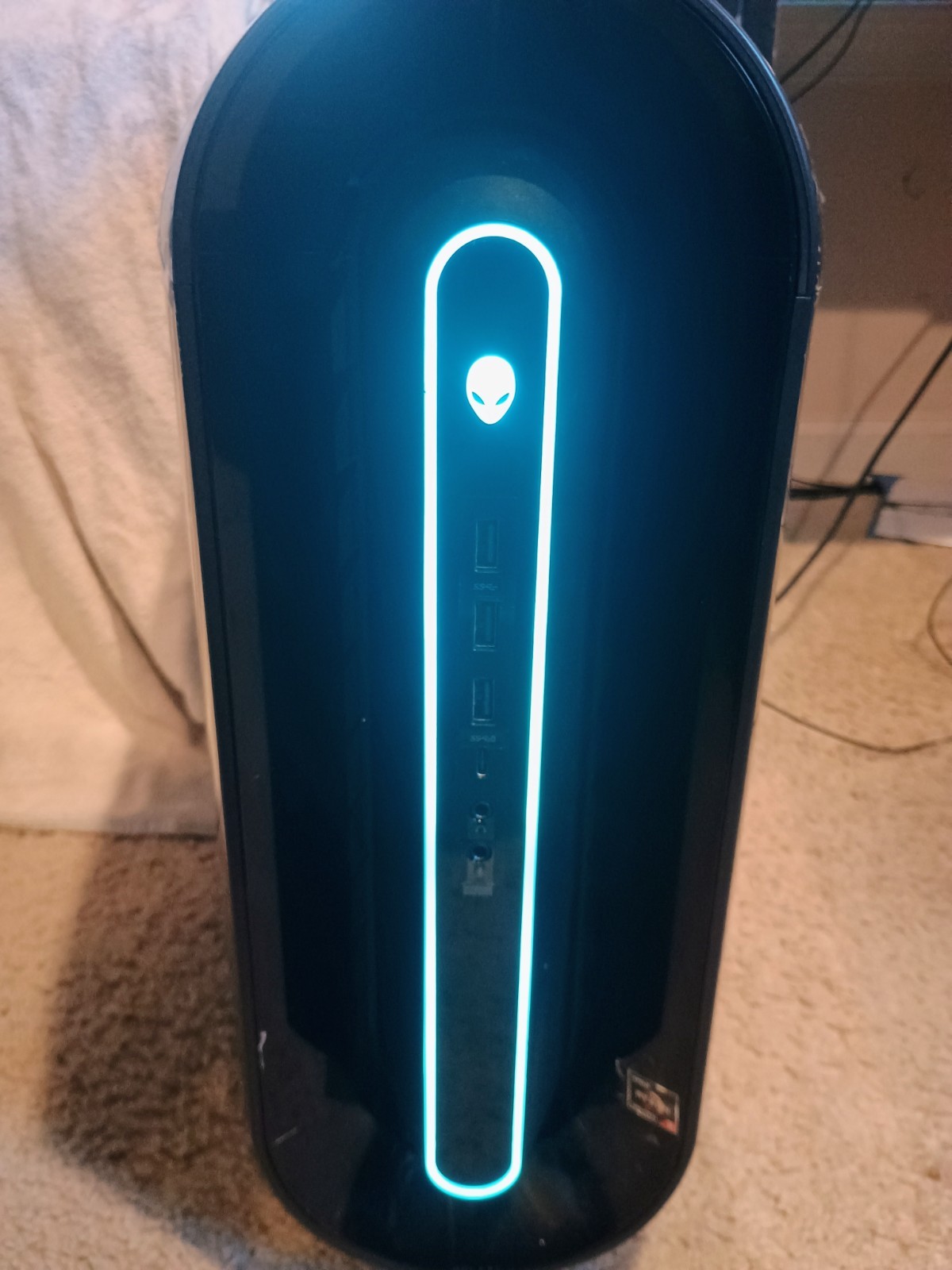 Alienware Aurora R10 Ryzen 5 5600x, 32GB RAM,  1TB SSD,RX 9060 XT 16GB Gaming PC