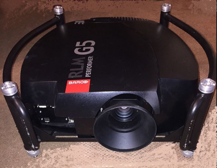 BARCO RLM R5 PERFORMER 3-CHIP DLP PROJECTOR, 4000 LUMENS, LOW HOURS