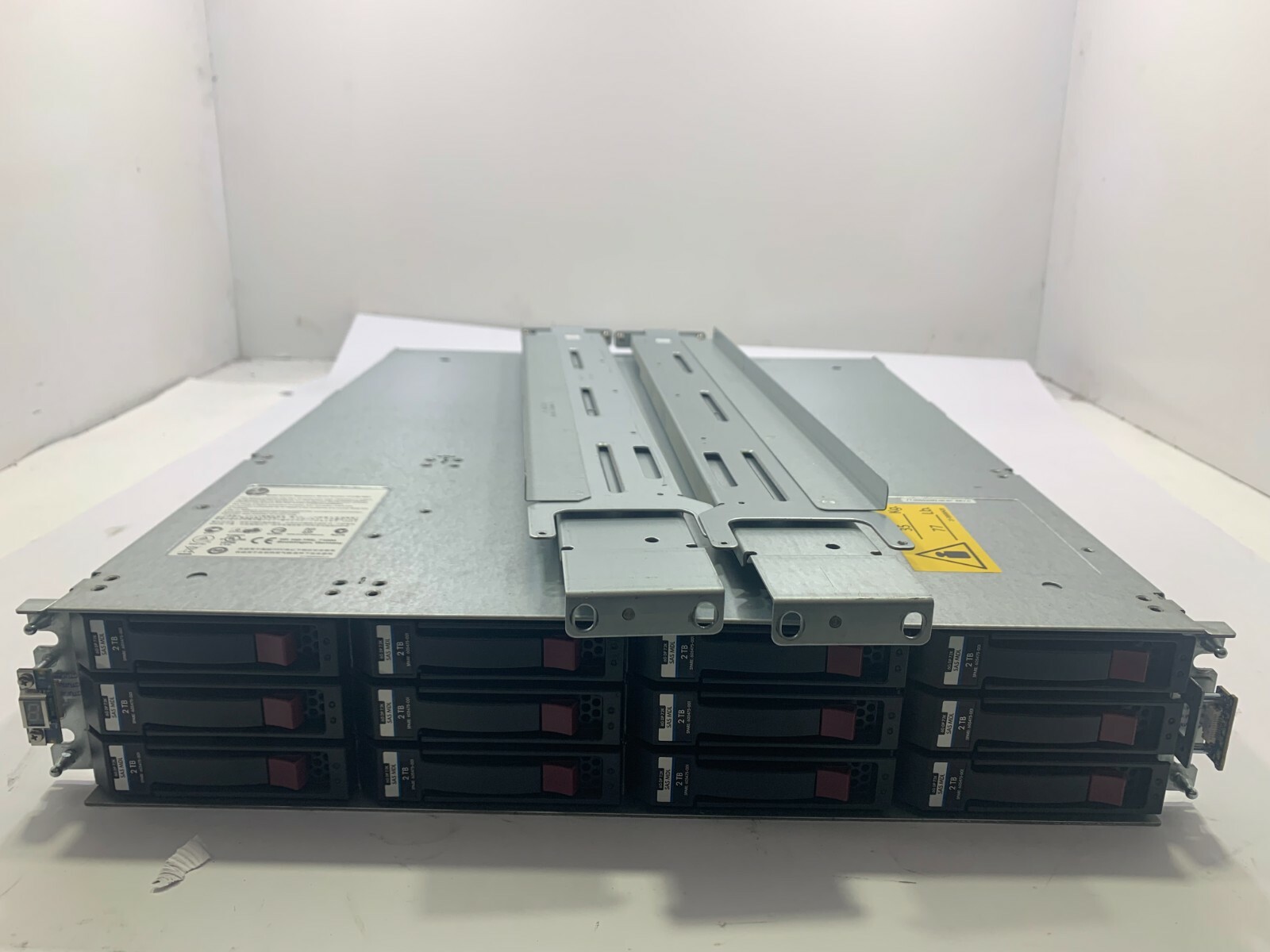 HP StorageWorks P2000 Dual I/O Expansion Array AP843B w/ 12x 2TB HDD AW555A