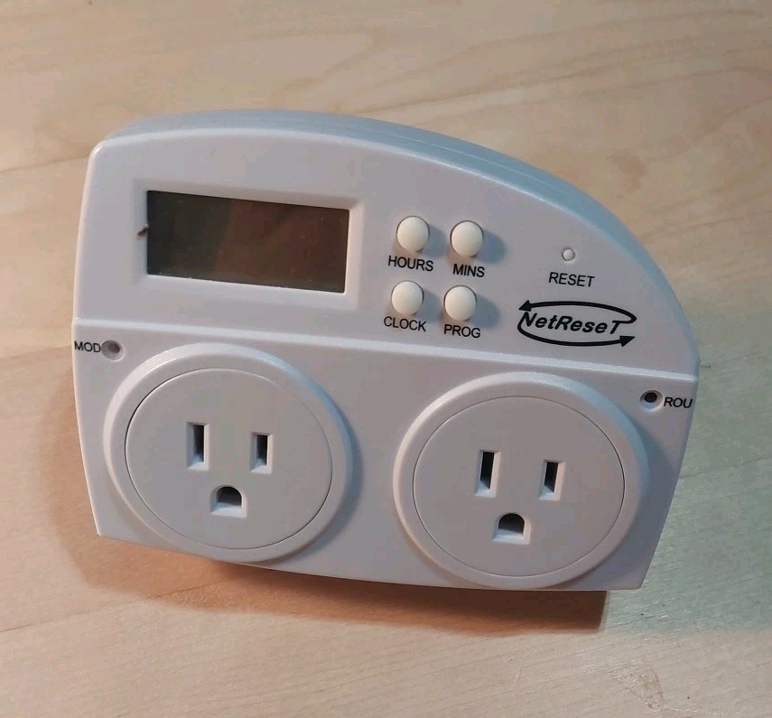 Netreset NR1000US Automated Power Cycler for Modems and Routers