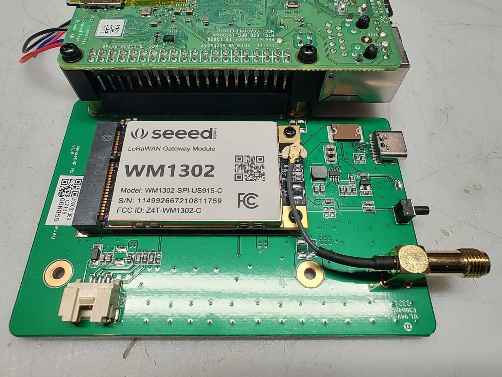 Seeed Studio WM1302 LoRaWAN Gateway Module w/ Raspberry Pi Hat PiHat +Antenna