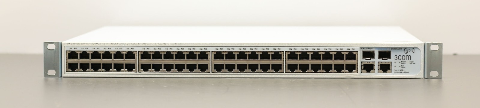3COM SuperStack 3 3CR17501-91 Switch 3250 175019-110-000-2.01